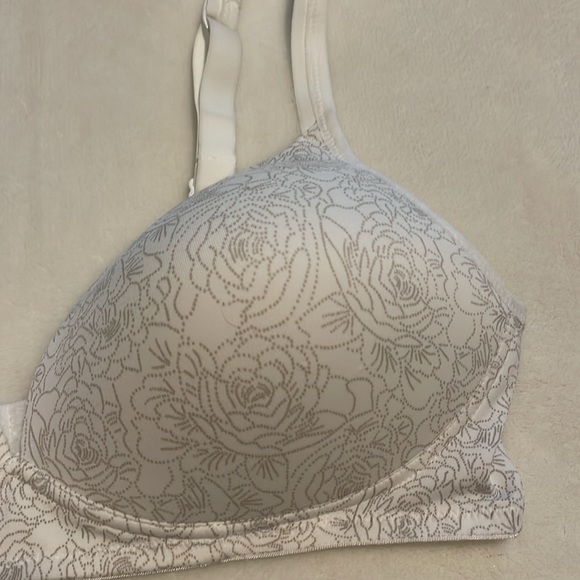 Women’s bra size 36C - Picture 3 of 11